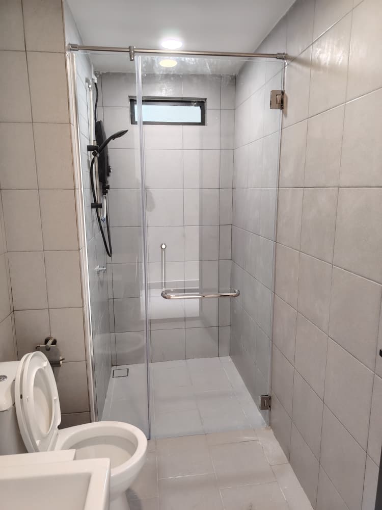 Shower Screen